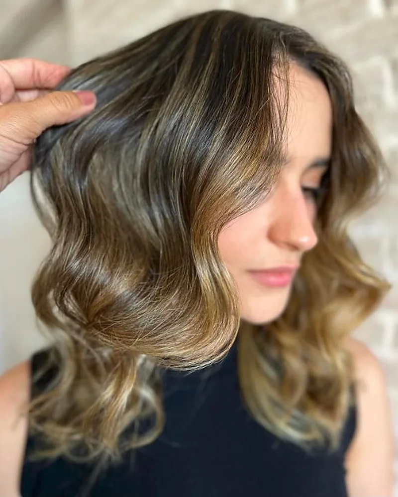 Resultado de cor e mechas numa cliente da temporada presencial